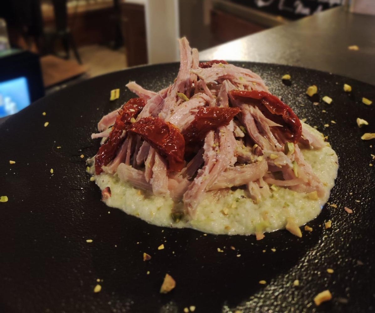 Tagliere di salumi toscani DOP e formaggi artigianali La Boccia Tuscany